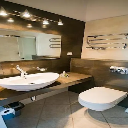 In Near Lifts & Pool Casa vacanze